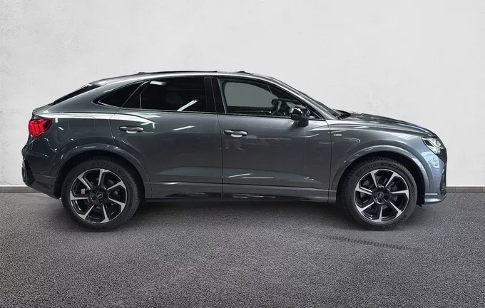 AUDI Q3 Sportback 40 TDI 200 ch S tronic 7 Quattro S line extérieur côté droit 213009
