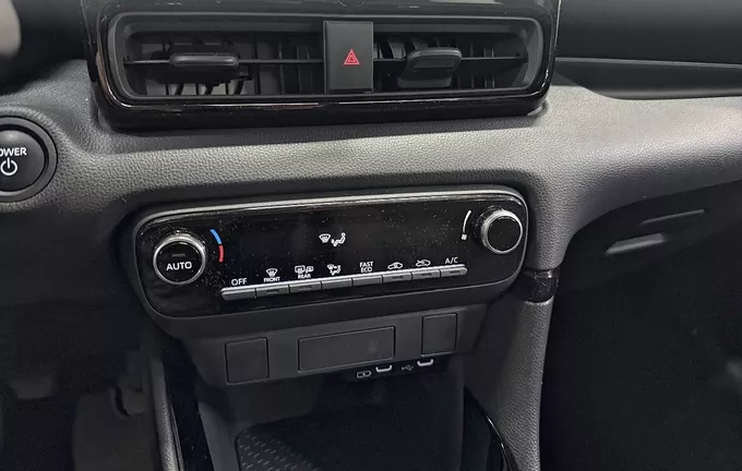 TOYOTA YARIS Hybride 116h Design photo 14 1103399