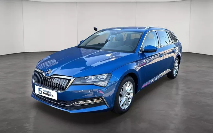 SKODA SUPERB Combi 1.4 TSI PHEV 218 ch DSG6 Business extérieur trois quart avant gauche 2130198