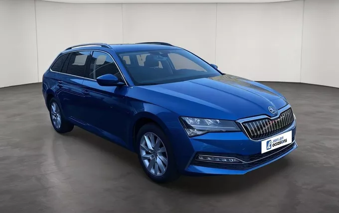SKODA SUPERB Combi 1.4 TSI PHEV 218 ch DSG6 Business extérieur trois quart avant droit 2130198