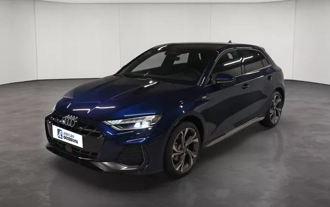 AUDI A3 Sportback TFSI Mild Hybrid 150 S tronic 7 S line extérieur trois quart avant gauche 2131779