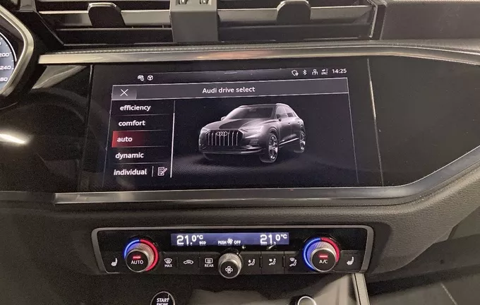 AUDI Q3 35 TFSI 150 ch S tronic 7 S line plus photo 19 2125098
