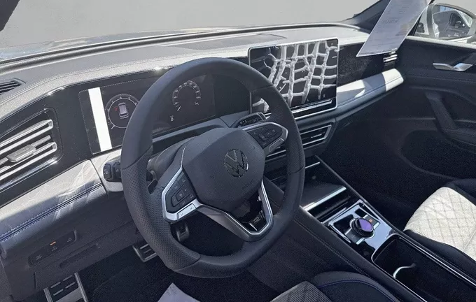 VOLKSWAGEN TIGUAN 1.5 eTSI 150ch DSG7 R-Line Edition photo 11 5409