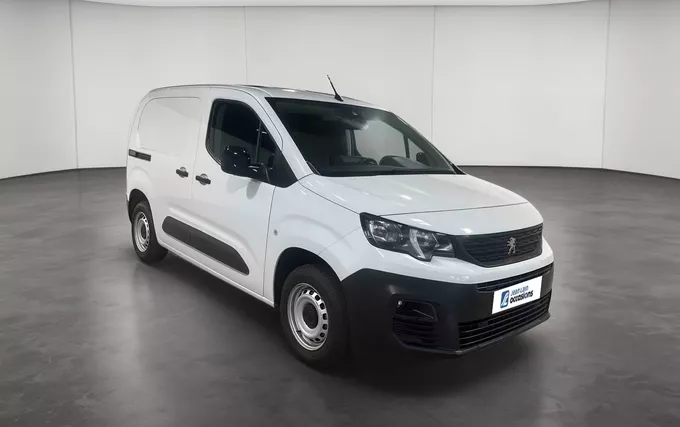 PEUGEOT PARTNER FOURGON M 650 KG BLUEHDI 100 S&S BVM6 extérieur trois quart avant droit 946666