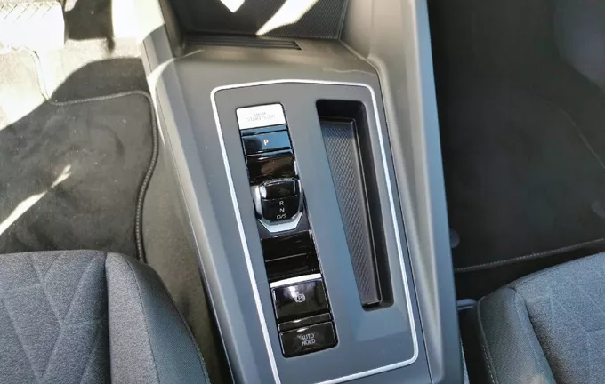 VOLKSWAGEN GOLF 1.5 eHybrid 204 DSG6 Life Plus extérieur côté gauche 11263