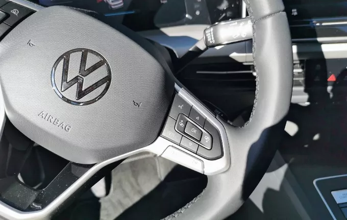 VOLKSWAGEN GOLF 1.5 eHybrid 204 DSG6 Life Plus photo 12 11263