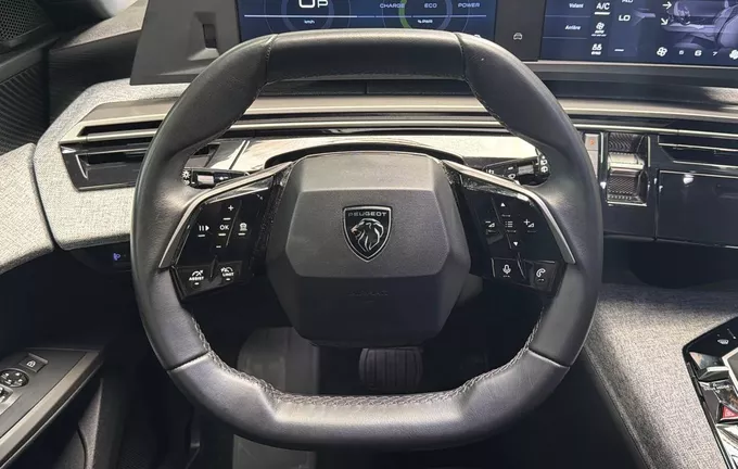 PEUGEOT 5008 Hybrid 136 e-DCS6 Allure photo 12 213479