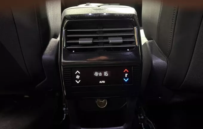 PEUGEOT 5008 Hybrid 136 e-DCS6 Allure photo 19 213479