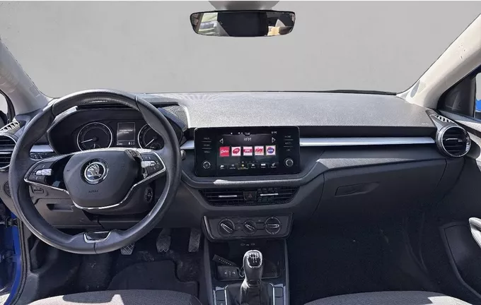 SKODA FABIA 1.0 MPI 65 ch BVM5 Ambition extérieur trois quart avant droit 2127334