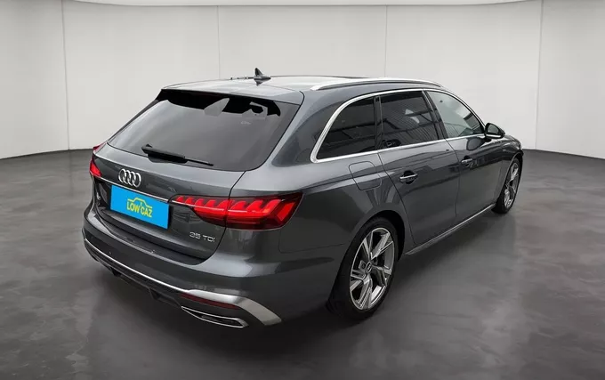 AUDI A4 Avant 35 TDI 163 S tronic 7 S line extérieur trois quart arrière droit 2132797