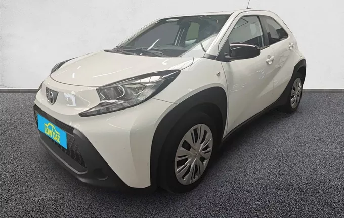 TOYOTA AYGO X 1.0 VVT-i 72 Dynamic extérieur trois quart avant gauche 213635