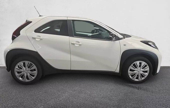 TOYOTA AYGO X 1.0 VVT-i 72 Dynamic extérieur côté droit 213635