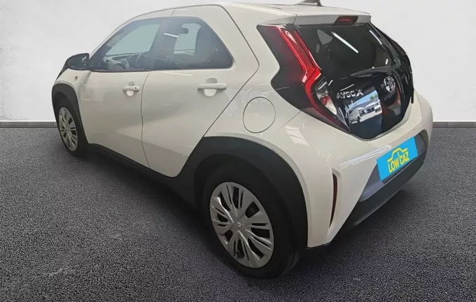 TOYOTA AYGO X 1.0 VVT-i 72 Dynamic extérieur trois quart arrière gauche 213635