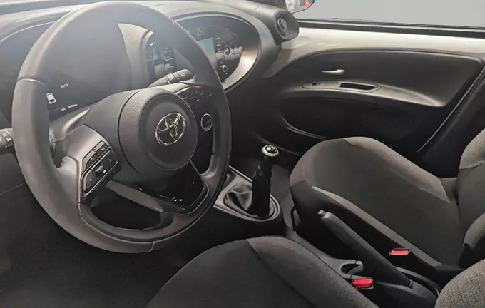 TOYOTA AYGO X 1.0 VVT-i 72 Dynamic photo 11 213635