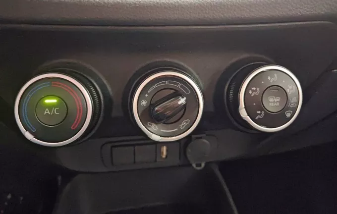 TOYOTA AYGO X 1.0 VVT-i 72 Dynamic photo 13 213635