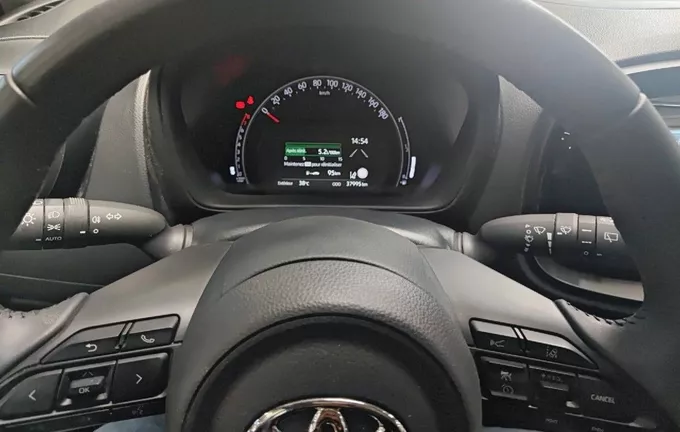 TOYOTA AYGO X 1.0 VVT-i 72 Dynamic photo 17 213635