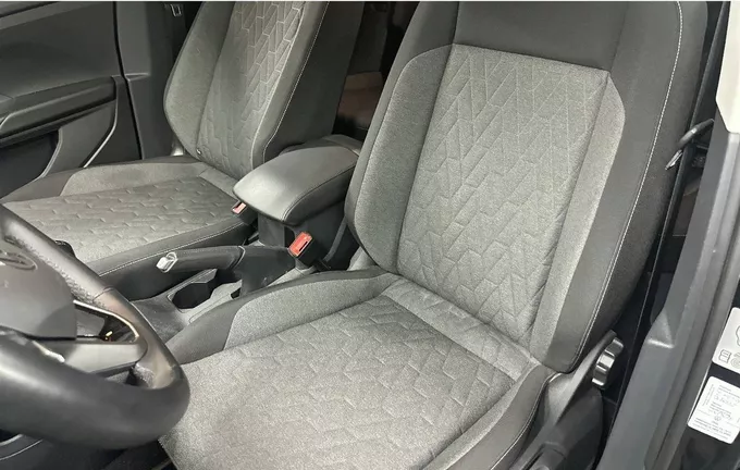VOLKSWAGEN T-CROSS 1.0 TSI 95 Start/Stop BVM5 VW Edition extérieur trois quart arrière droit 2132107