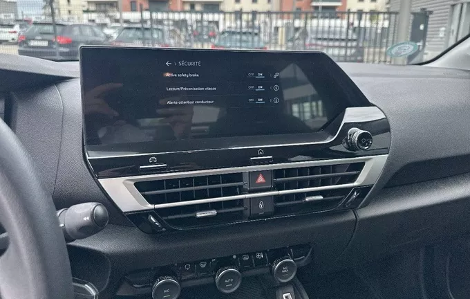CITROEN C4 e-C4 136 ch Automatique Live photo 18 945986