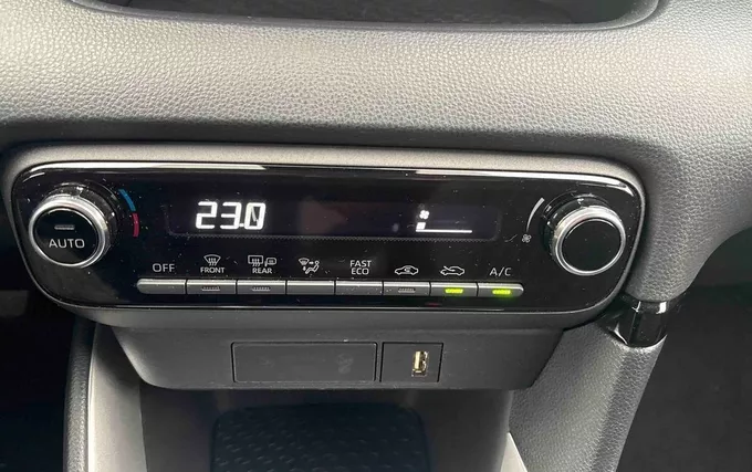 TOYOTA YARIS Hybride 116h Design photo 15 1103950