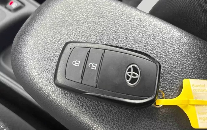 TOYOTA YARIS Hybride 116h Design photo 19 1103950