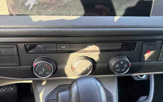 VOLKSWAGEN UTILITAIRES TRANSPORTER 6.1 VAN L1H1 2.0 TDI 150 DSG7 BUSINESS photo 16 106324