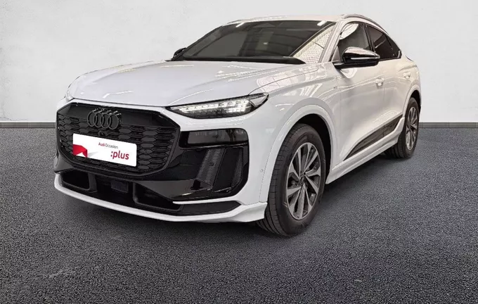 AUDI Q6 E-TRON SPORTBACK 306 ch 100 kWh performance S line extérieur trois quart avant gauche 9311