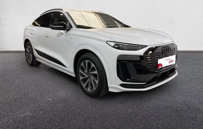 AUDI Q6 E-TRON SPORTBACK 306 ch 100 kWh performance S line extérieur trois quart avant droit 9311