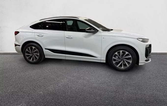 AUDI Q6 E-TRON SPORTBACK 306 ch 100 kWh performance S line extérieur côté droit 9311