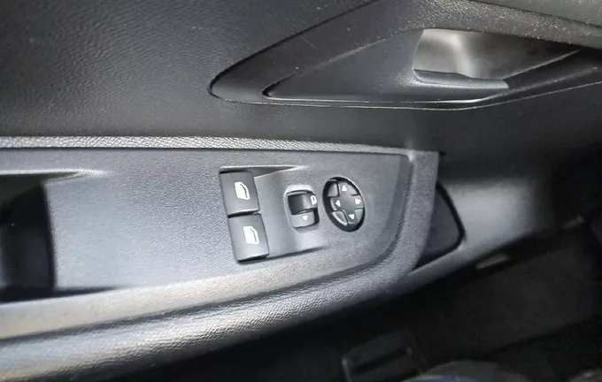 PEUGEOT 208 PureTech 75 S&S BVM5 Like photo 19 3014035