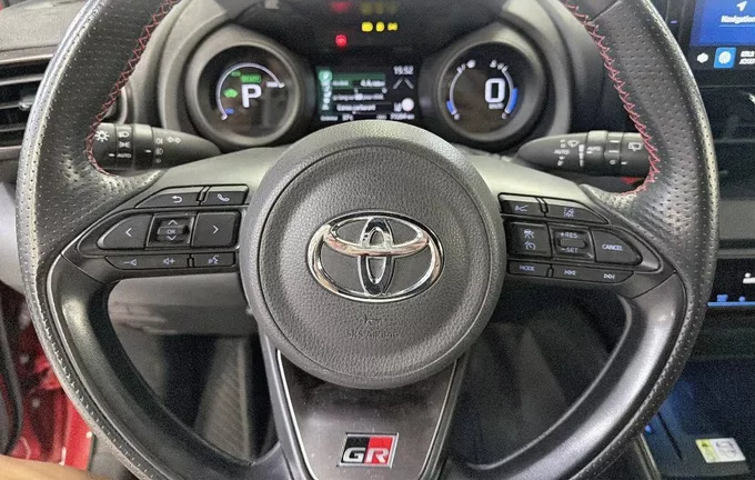 TOYOTA YARIS Hybride 116h GR Sport photo 12 1103669