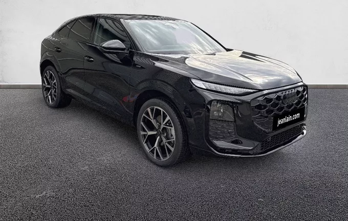 AUDI Q3 Sportback e-hybrid 272 ch S tronic 6 S line extérieur trois quart avant droit 6077