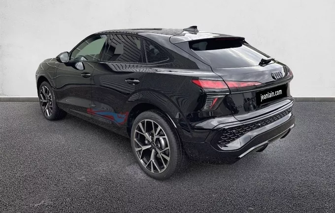 AUDI Q3 Sportback e-hybrid 272 ch S tronic 6 S line extérieur trois quart arrière gauche 6077