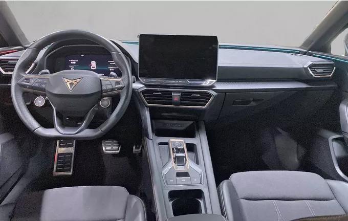 CUPRA LEON Sportstourer 1.5 eTSI Hybrid 150 ch DSG7 extérieur trois quart avant droit 2122308