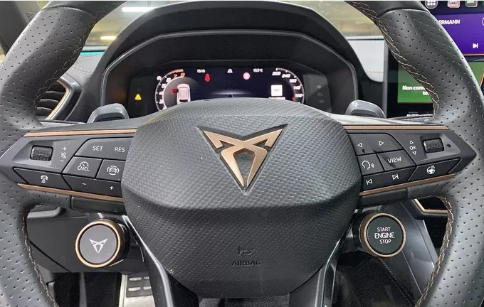 CUPRA LEON Sportstourer 1.5 eTSI Hybrid 150 ch DSG7 photo 18 2122308