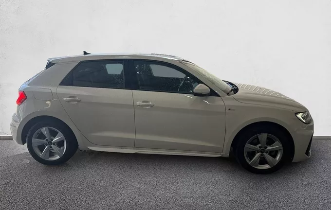 AUDI A1 Sportback 30 TFSI 110 ch S tronic 7 S Line extérieur côté droit 2130914