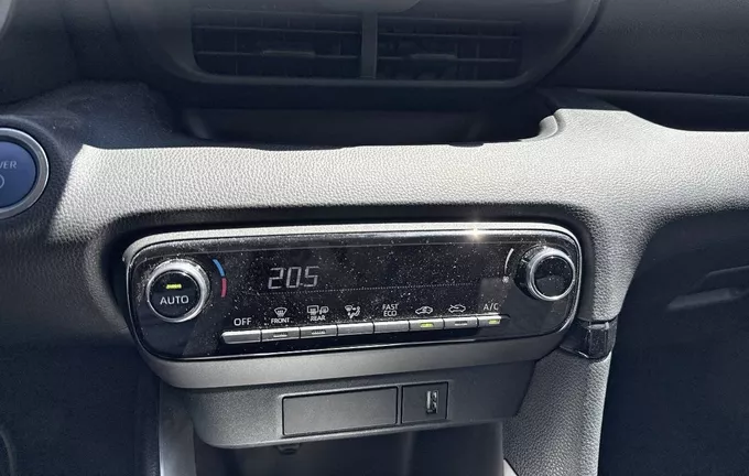 TOYOTA YARIS Hybride 116h Design photo 14 1103465