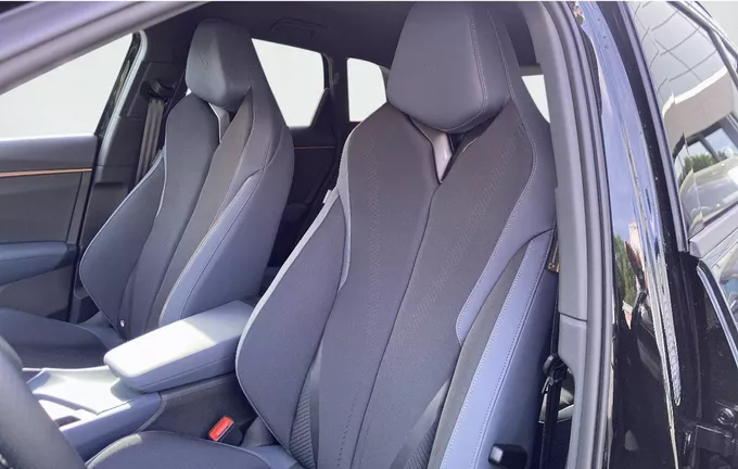 CUPRA TERRAMAR 1.5 eHybrid 272 ch DSG6 VZ extérieur trois quart arrière droit 3711