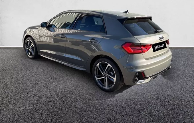 AUDI A1 Sportback 30 TFSI 116 ch S tronic 7 S Line extérieur trois quart arrière gauche 1028