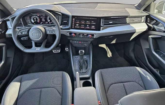 AUDI A1 Sportback 30 TFSI 116 ch S tronic 7 S Line photo 18 1028