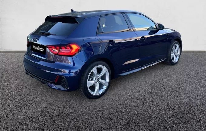 AUDI A1 Sportback 30 TFSI 116 ch S tronic 7 S Line extérieur trois quart arrière droit 9241