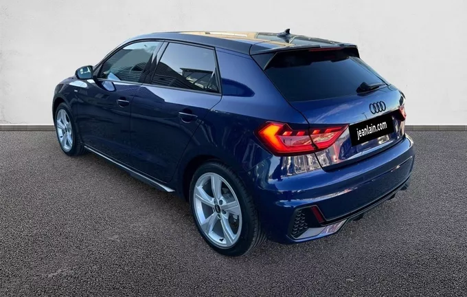 AUDI A1 Sportback 30 TFSI 116 ch S tronic 7 S Line extérieur trois quart arrière gauche 9241