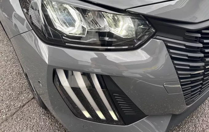 PEUGEOT 208 Hybrid 100 e-DCS6 Allure photo 16 944054