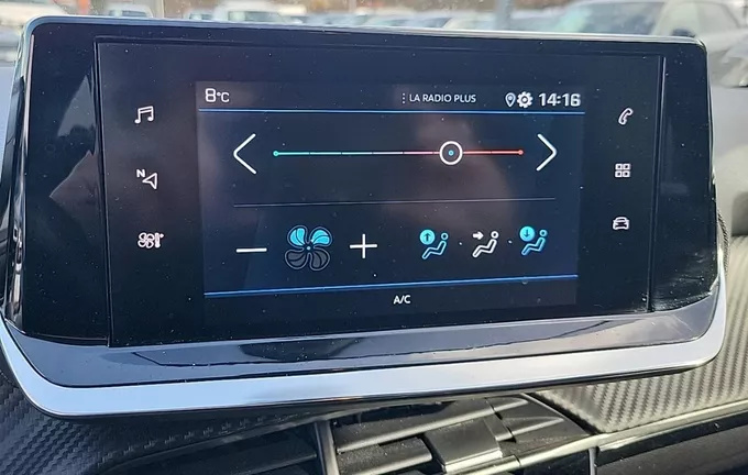 PEUGEOT 208 PureTech 100 S&S BVM6 Style photo 14 2125240