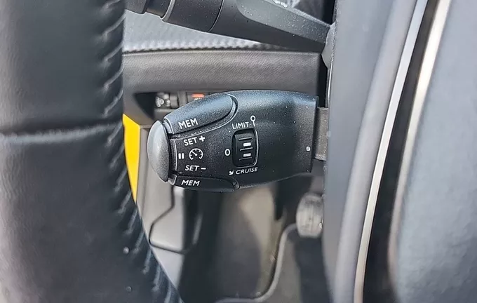 PEUGEOT 208 PureTech 100 S&S BVM6 Style photo 20 2125240