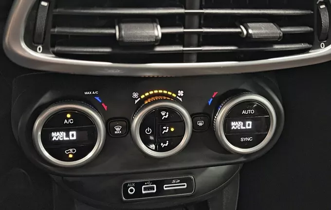 FIAT 500 X 1.4 MultiAir 140 ch DCT Cross+ photo 15 213390
