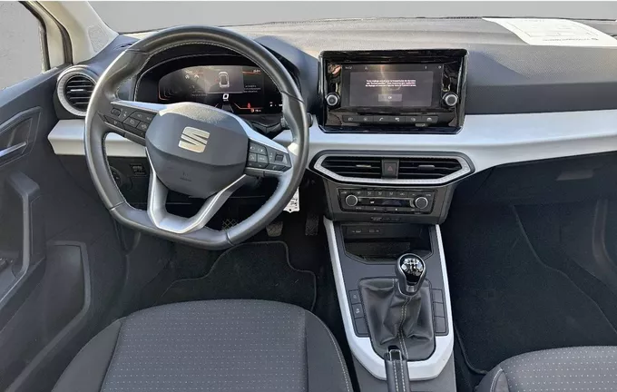SEAT ARONA 1.0 TSI 95 ch Start/Stop BVM5 Style extérieur trois quart avant droit 2123166