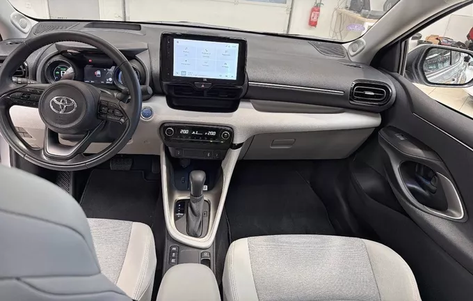 TOYOTA YARIS Hybride 116h Iconic photo 18 1103733