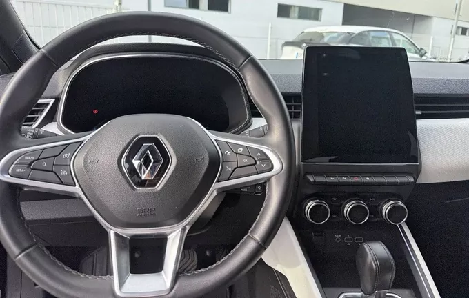 RENAULT CLIO E-Tech full hybrid 145 Techno photo 11 2132011