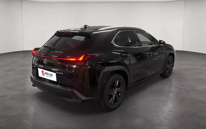 LEXUS UX 250h 2WD Luxe extérieur trois quart arrière droit 1103949