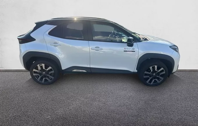 TOYOTA YARIS CROSS Hybride 130h AWD-i Trail extérieur côté droit 185504